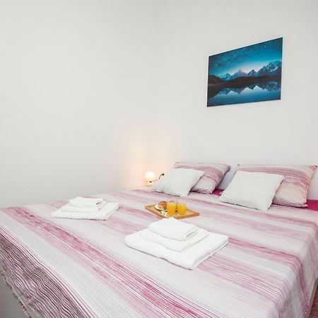Studio Apartman Amalie Pazin Exterior photo